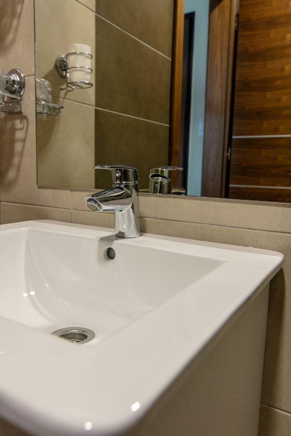 Hotel Iut Travnik Bagian luar foto