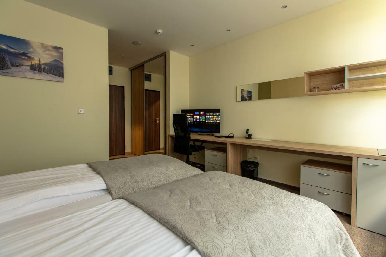 Hotel Iut Travnik Bagian luar foto